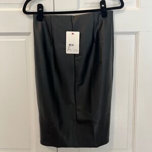 NWT - size 8 Woolford faux leather pencil skirt
